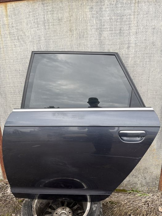 Двері Audi a6c6 універсал