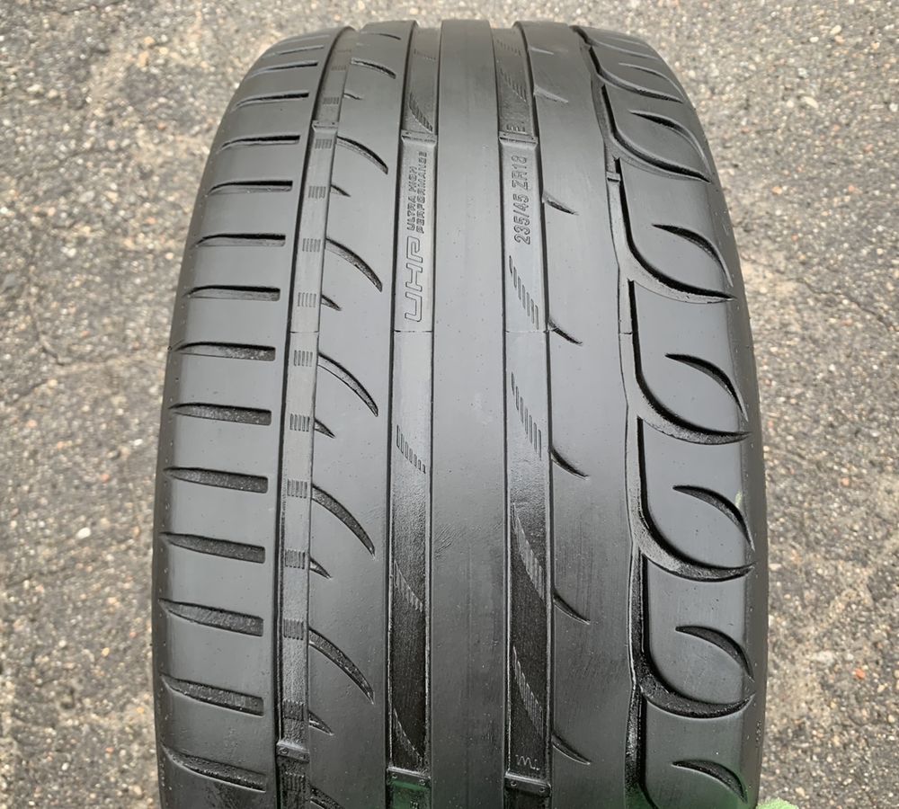 Шина одна Tigar Strial UHP 235/45 R18 одиночка.