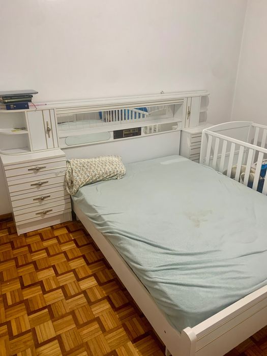 Aluga-se quarto casal