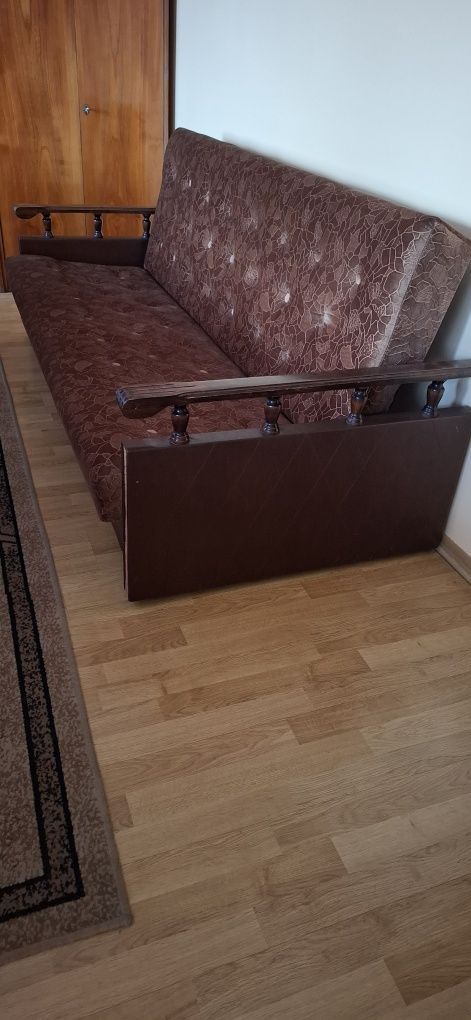 Komplet kanapa - wersalka i dwa fotele