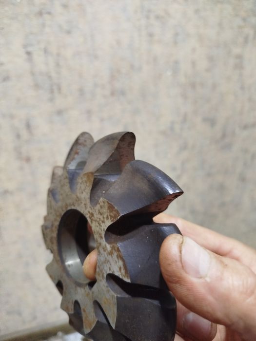 Продам фрези нові і свердла з конусним хвостовиком