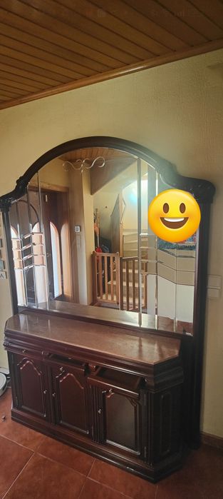 Móvel Aparador com Espelho