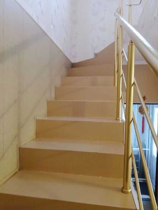 Новый таунхаус с ремонтом и мебелью в Лесках!