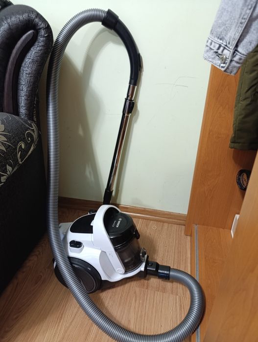Продам пилосос Bosch Serie 2