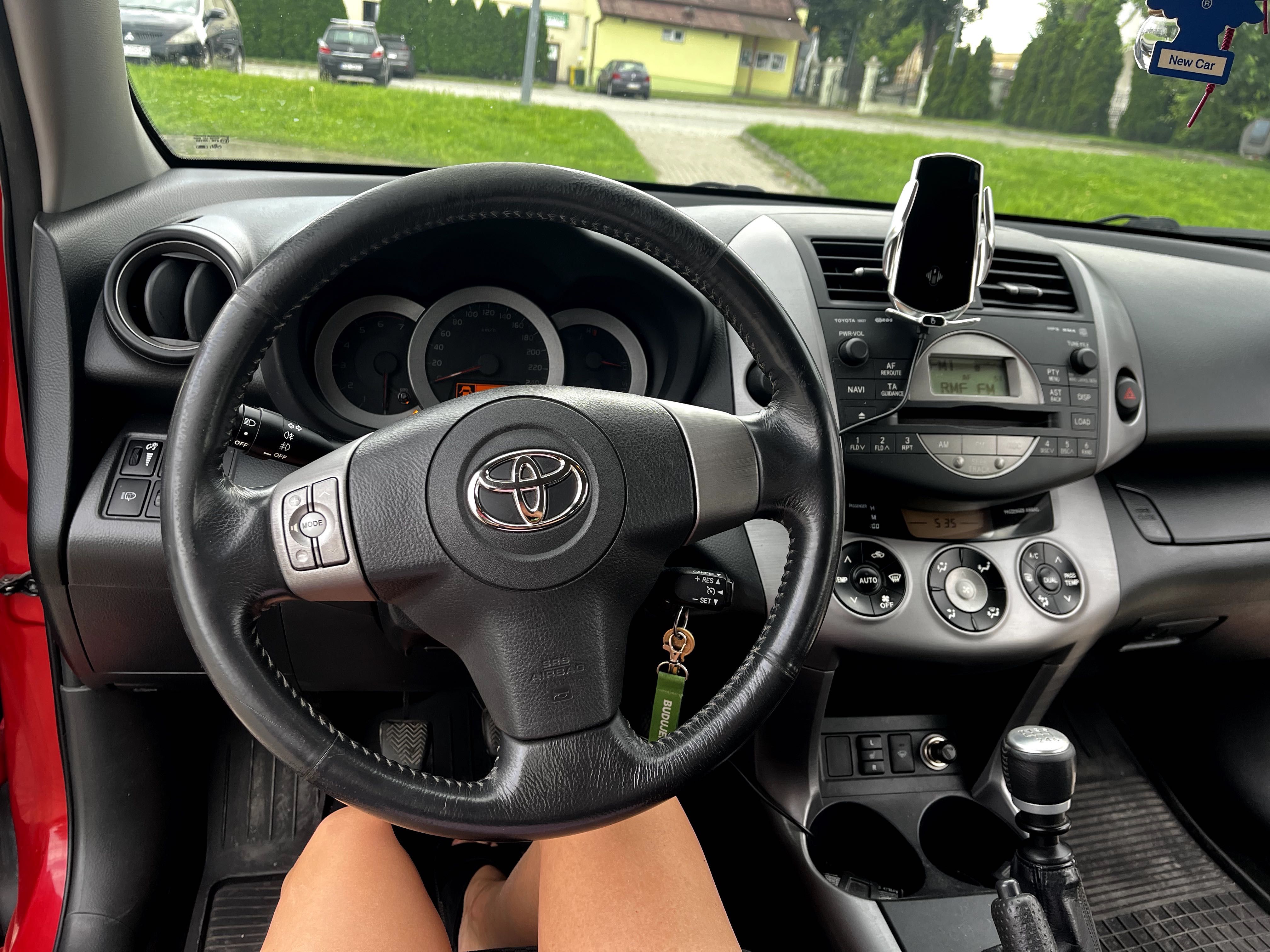 toyota  RAV4 2.2 D-4D 136KM 4X4 2007
