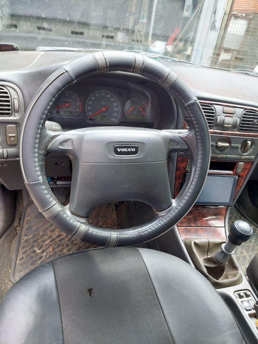 Volvo V40 1999 em bom estado