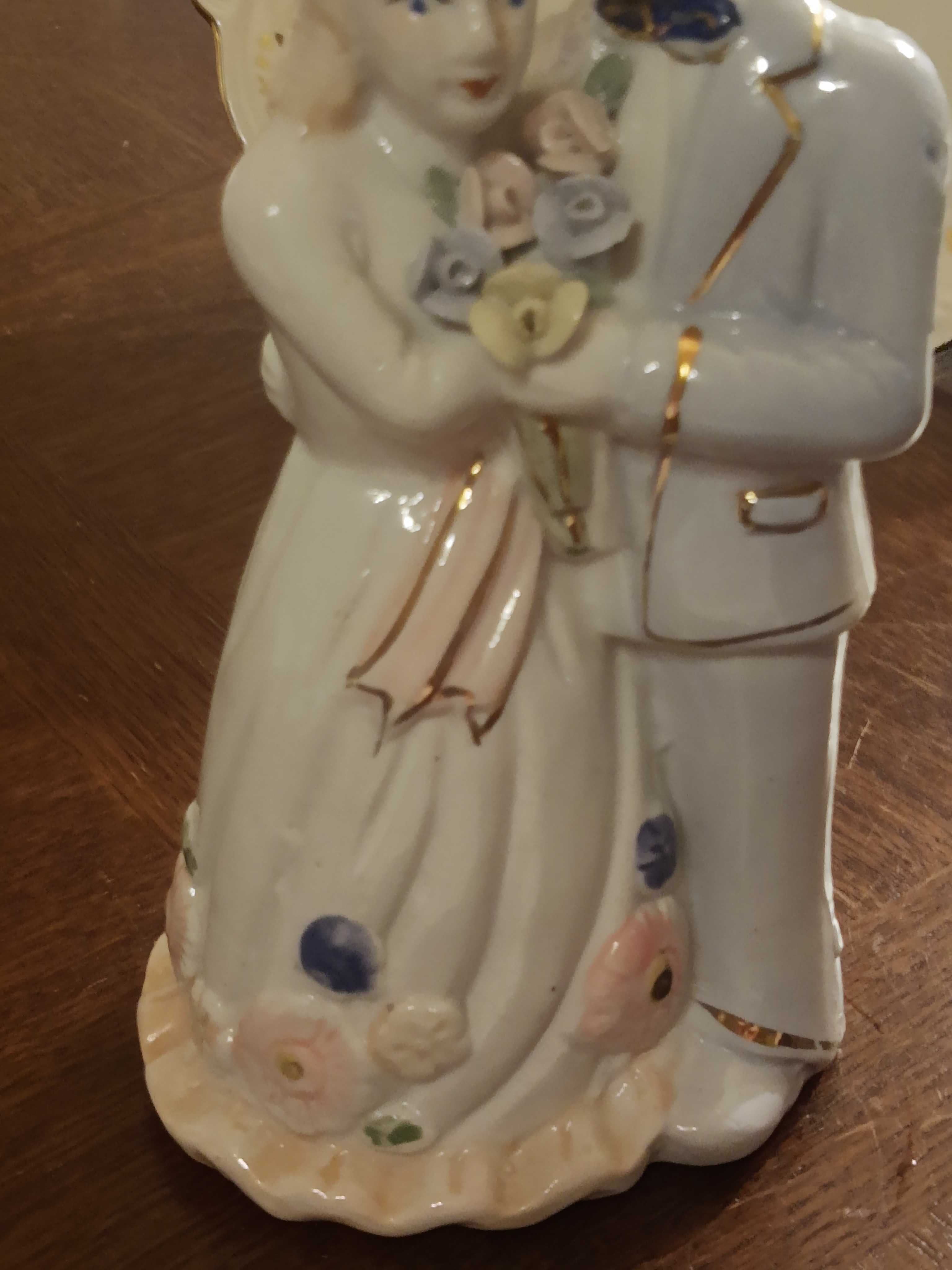 Figurka porcelana bez sygnatury wys. 18cm. (P.2634)