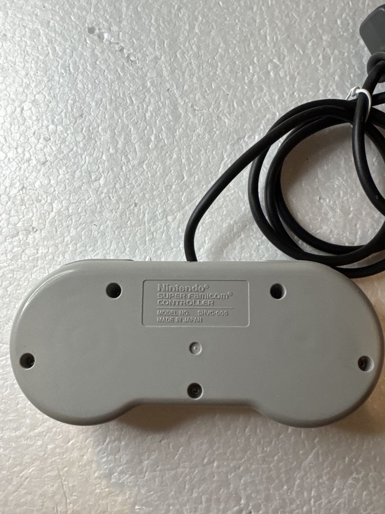 Kontroler pad do Nintendo Super Famicom / Super Nintendo SNES shvc-005