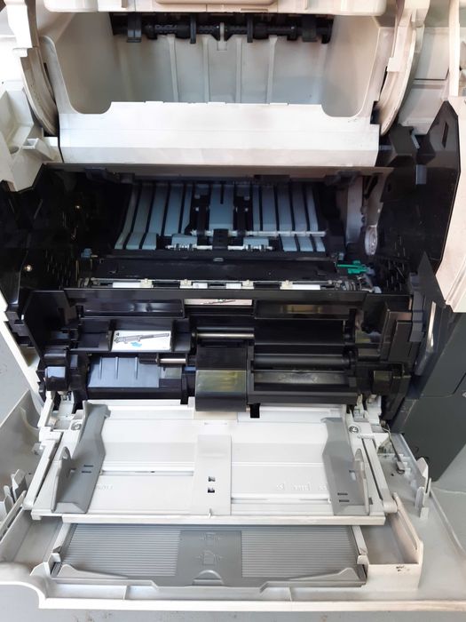 Drukarka HP Laserjet 600 M602 używana, sprawna częściowo