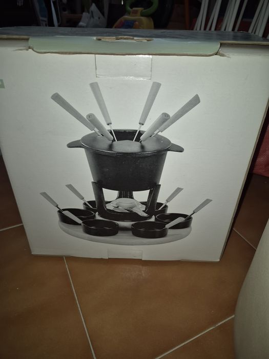 Fondue do gato preto