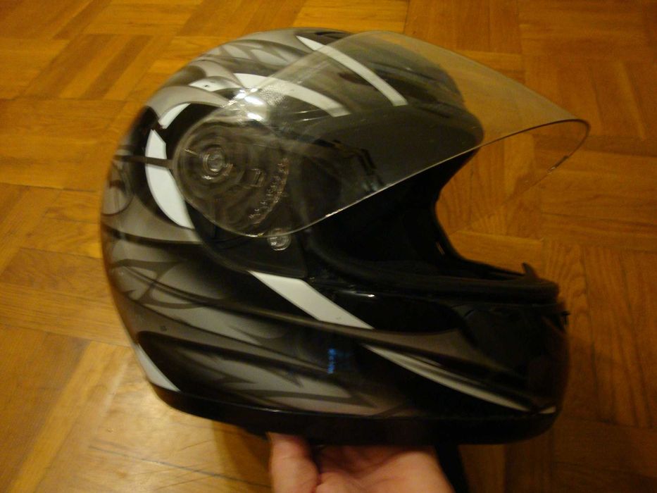 МотоШлем FLM ( Германия ) с визором, размер XL ( 60-62 см )