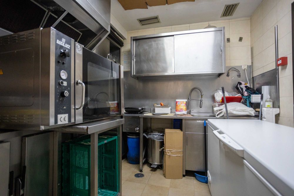 TRESPASSA-SE Negócio de Pastelaria no Centro do Cacém