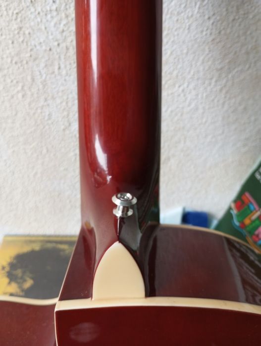 Guitarra nova Gomes semiacustica