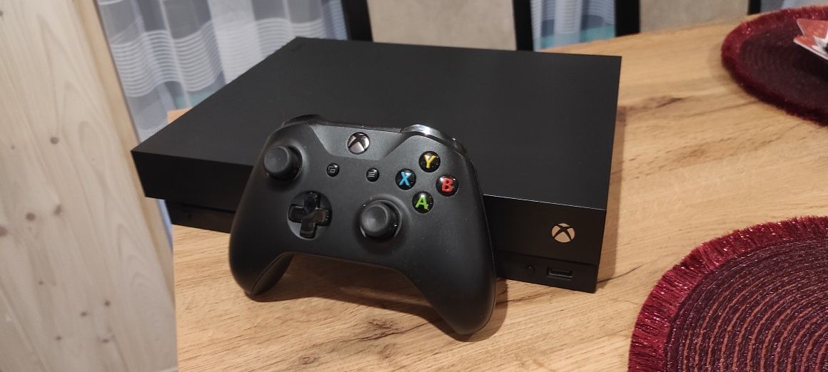 Konsola Xbox One X