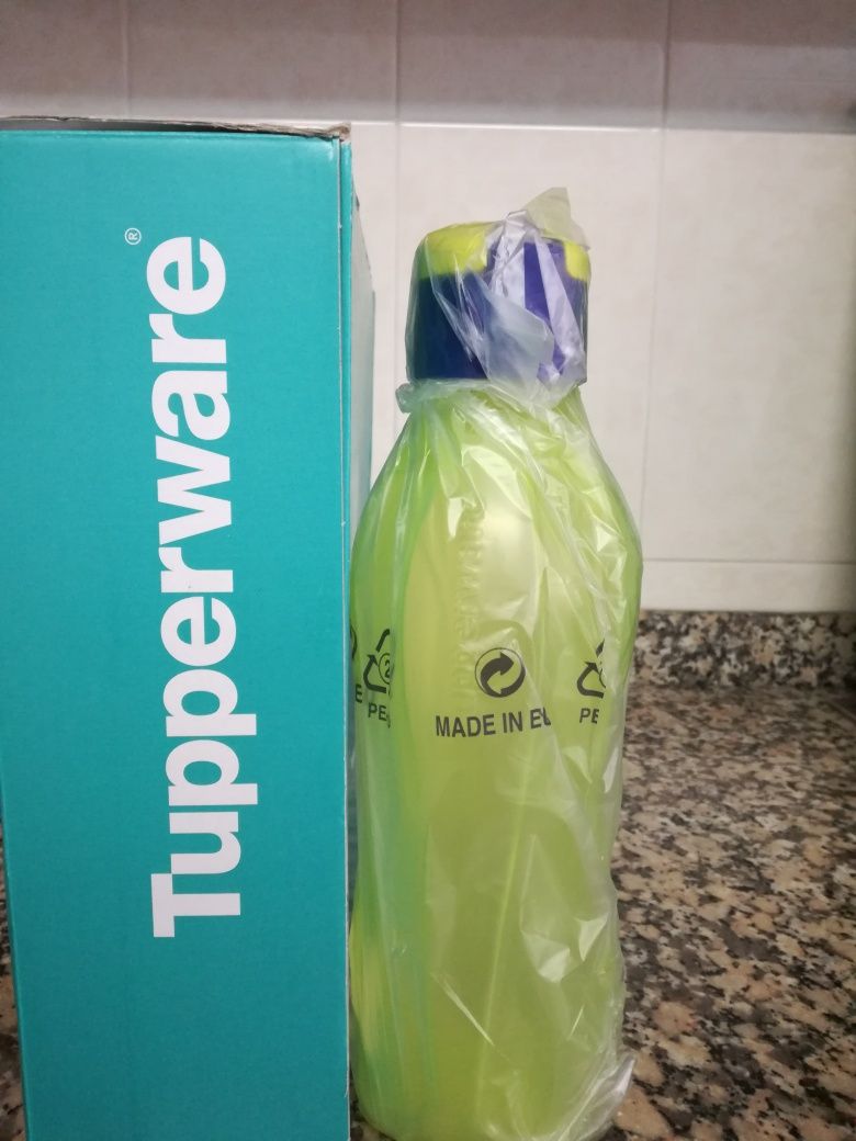 Garrafa tupperware 750ml