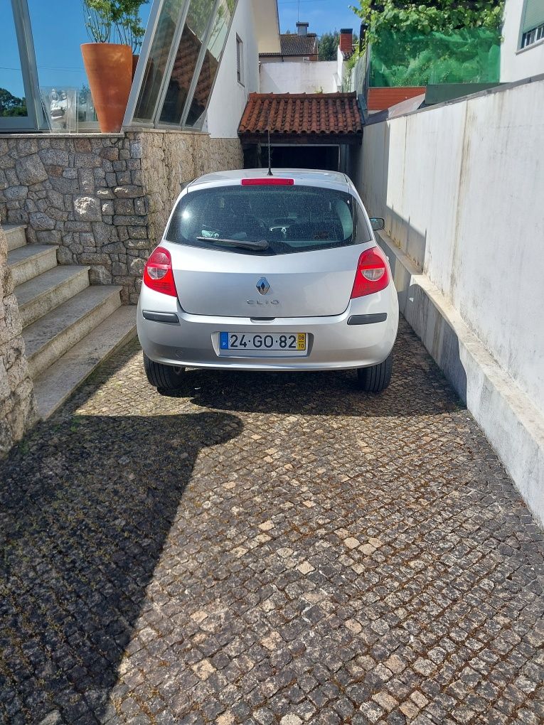 Renault clio 5 lugares