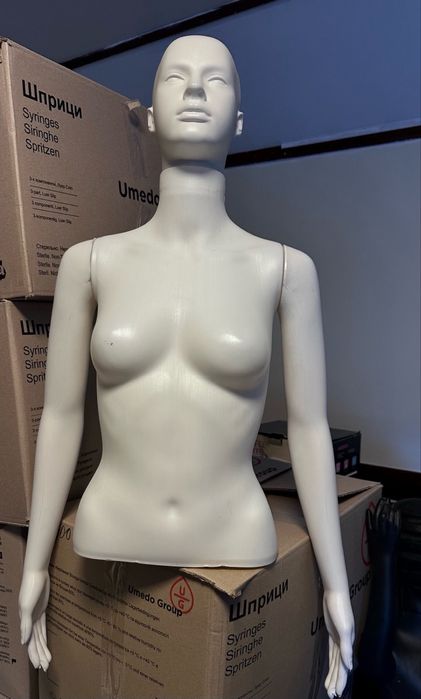 Манекени торс  голова руки ноги