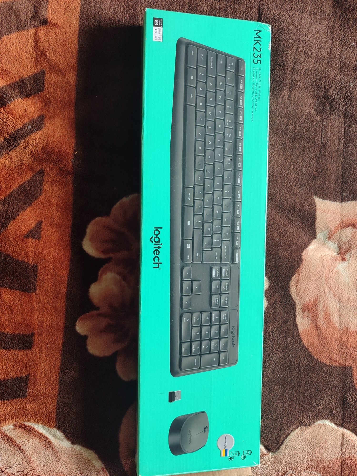 Клавіатура logitech  безпроводна, разом з мишкою