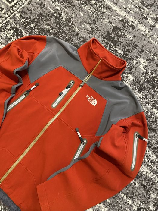 Куртка вітрівка The North Face М розмір софтшел на флісі