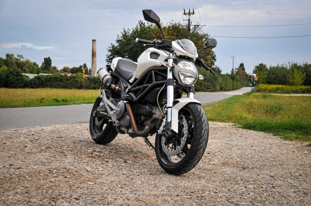 Ducati Monster 696 salon PL