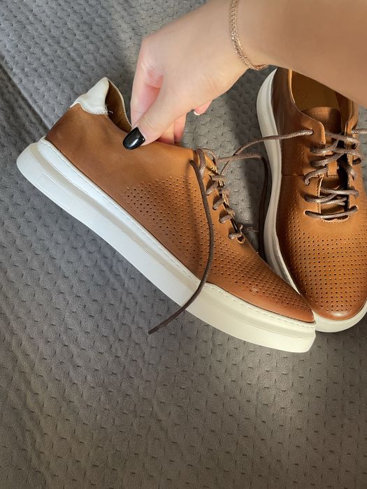 Чоловічі Стильні Шкіряні Кросівки ESTRO