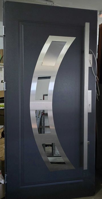 Drzwi wejściowe zewnętrzne 90 Lewe - grubość 68 mm  z pochwytem z przy