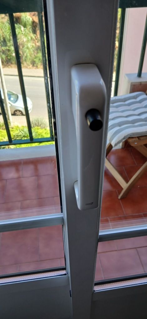 Janela correr vidro duplo lacado branco +aro verde