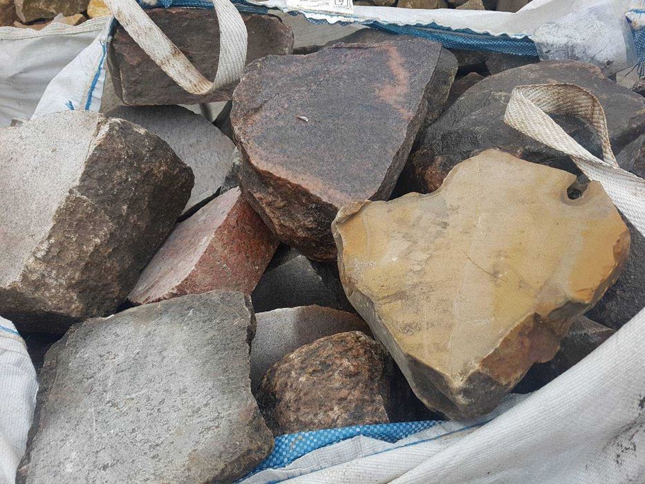 Kamień polny łupano cięty z starobruku
