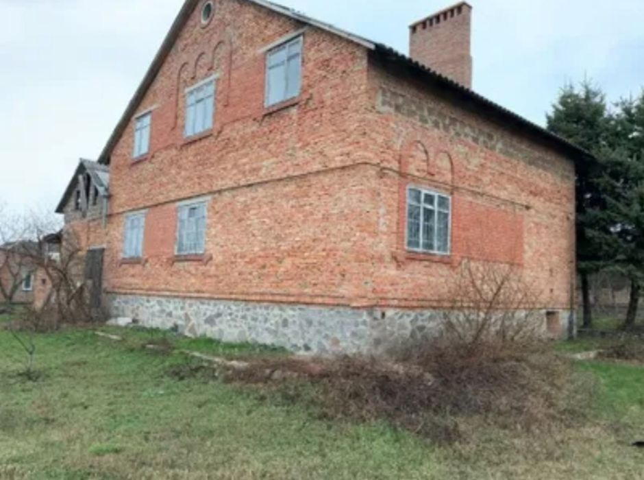 Продаж будинку в с. Жуки