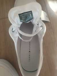 Tommy Hilfiger 44  28 cm