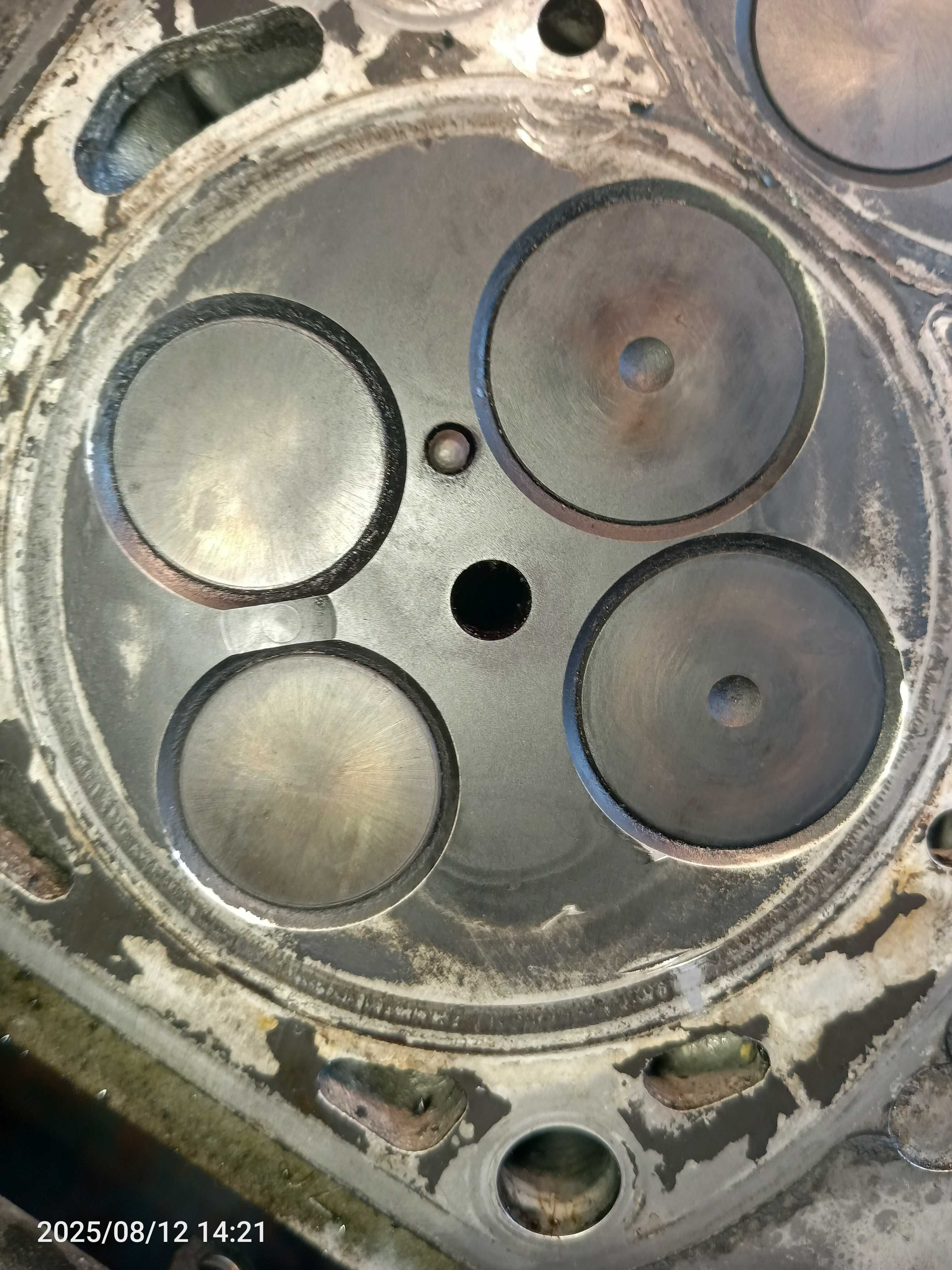 двигатель 2,0TDI AZV BKD по запчастям 038105021AB
