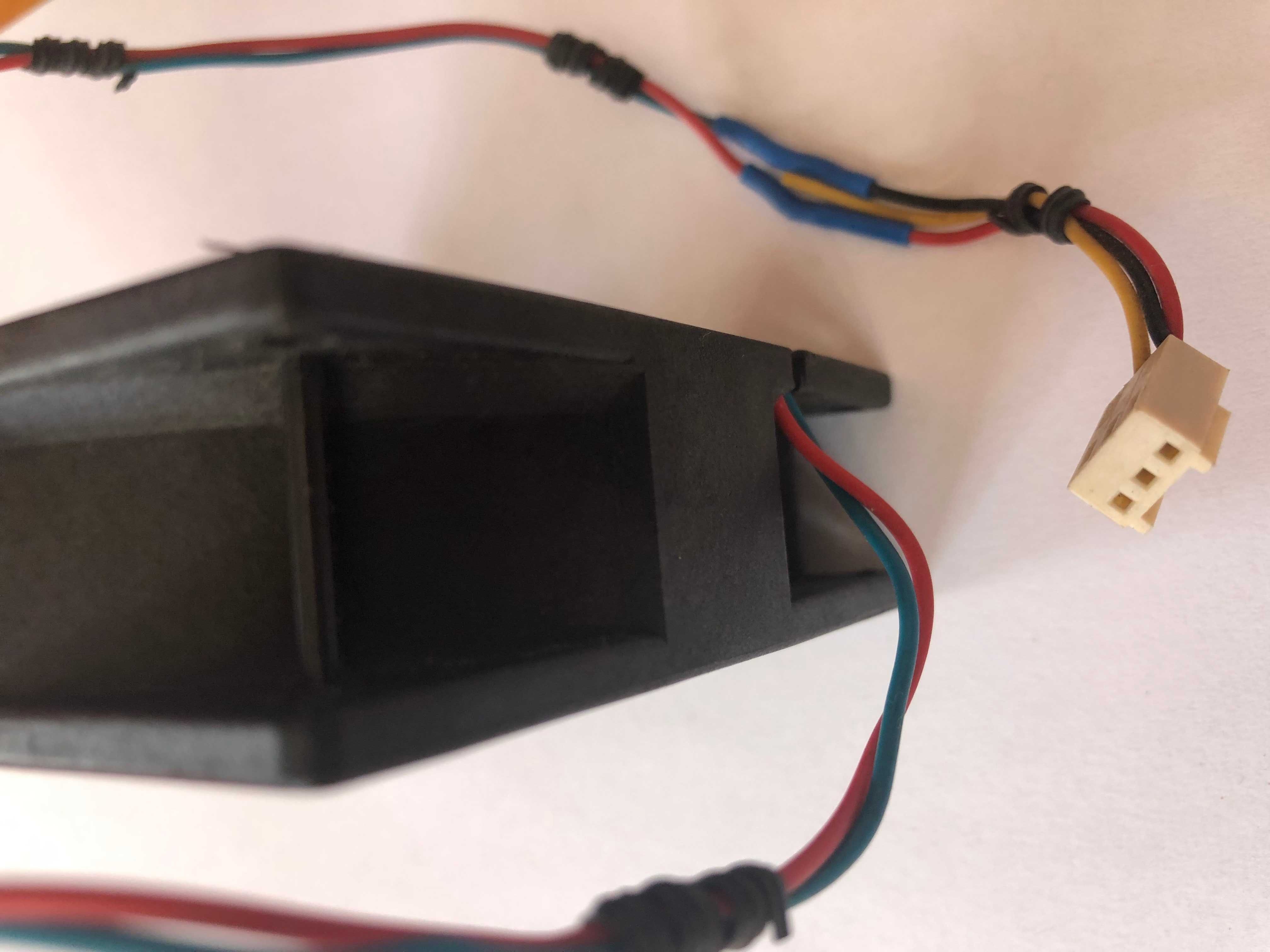 Wentylator 2,5x8x8 cm,  5V - 12V Wentylatorek