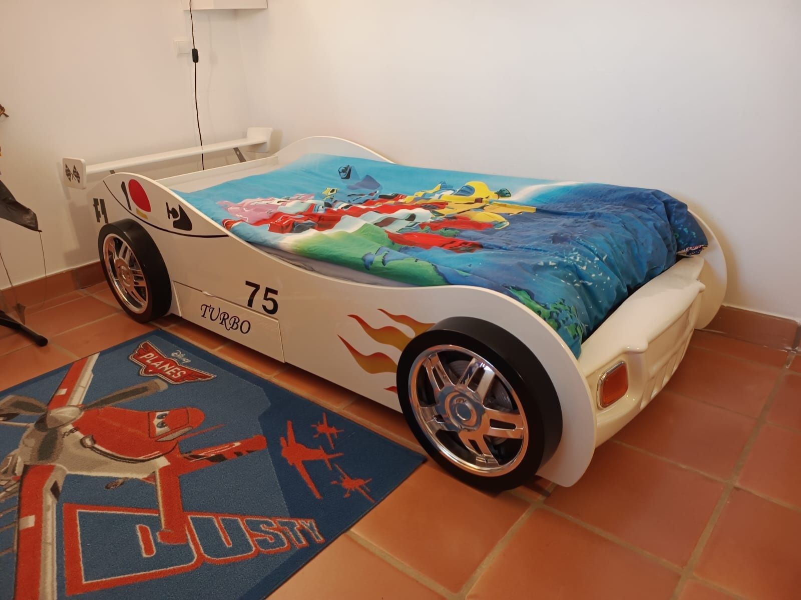 Cama carro criança