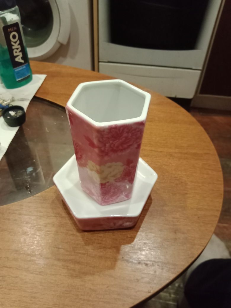 Чашка с подставкой под носом