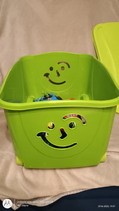 Pojemnik na zabawki, zabawki, pluszaki