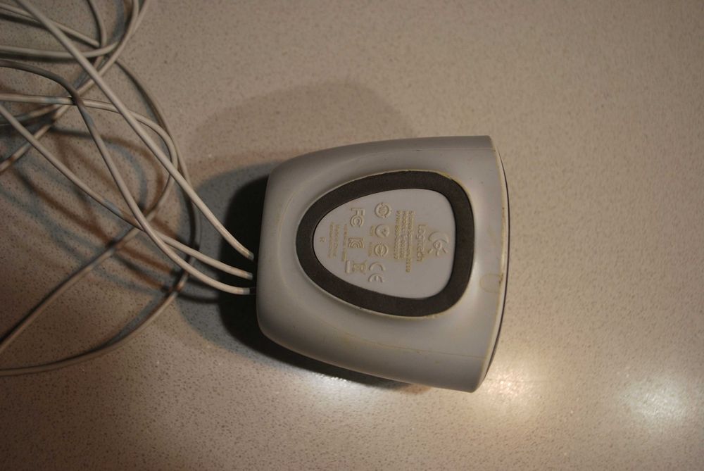 Display HP 19cali z głośnikami