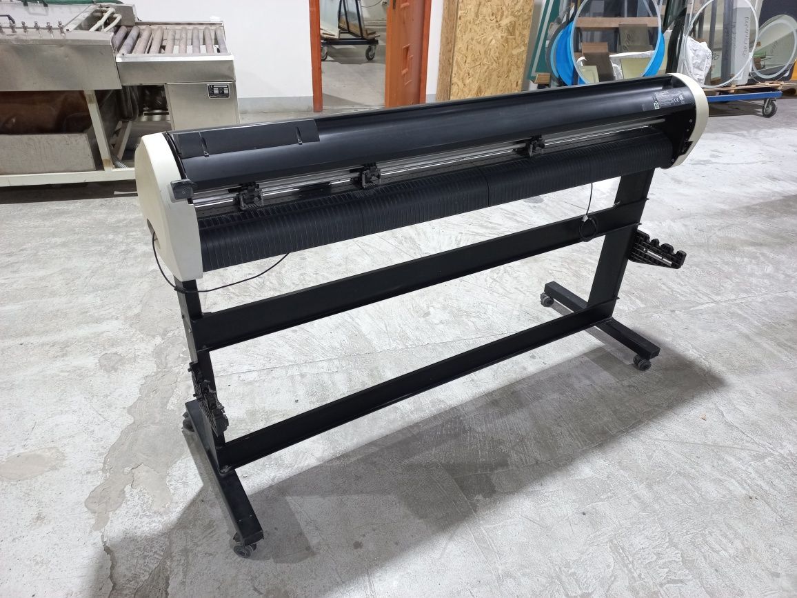 Ріжучий плоттер Mimaki CG-130SRII з оптикою