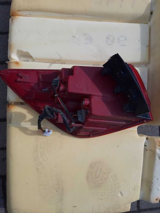 Kia Ceed II Kombi 12-15r. lampa tylna prawy tył