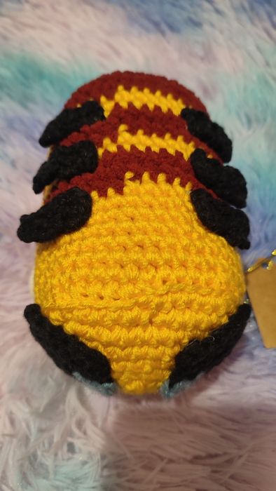 В'язана піксельна бджола