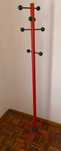 Suporte cabides vermelho e preto