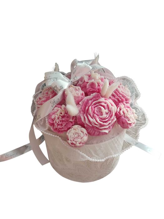 Bukiet świec Flower Box świec sojowych średni biało różowe piwonie