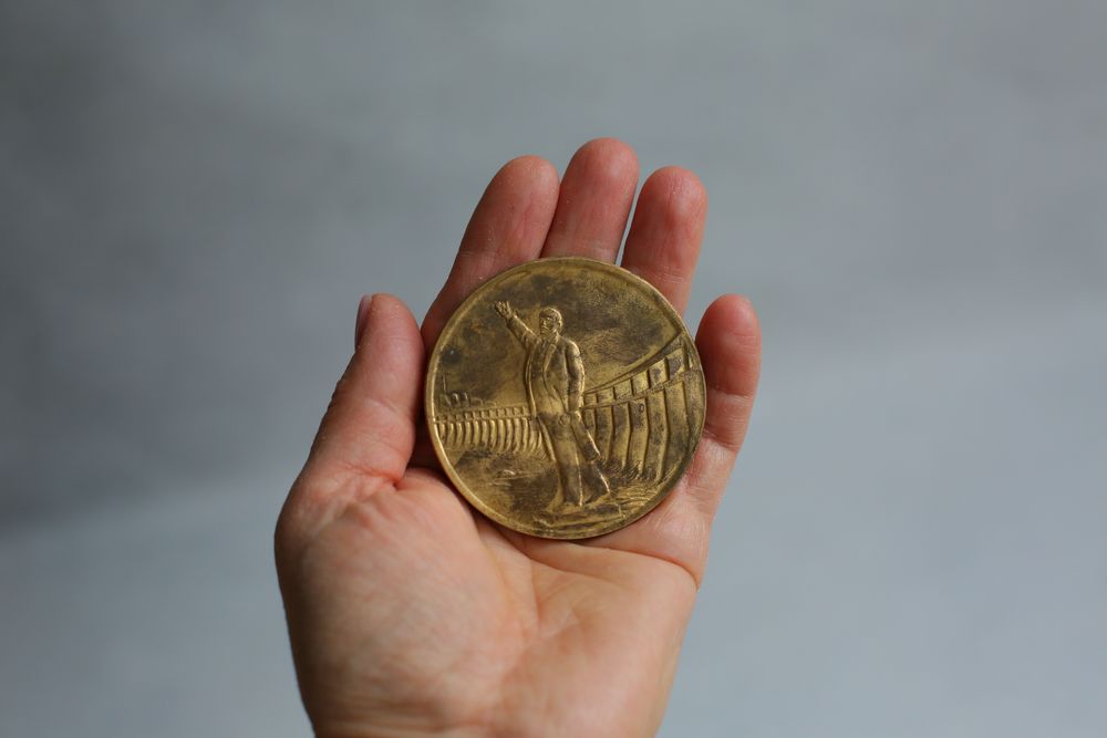 Ювілейна бронзова медаль 50 років Дніпроенерго Дніпрогес вінтаж