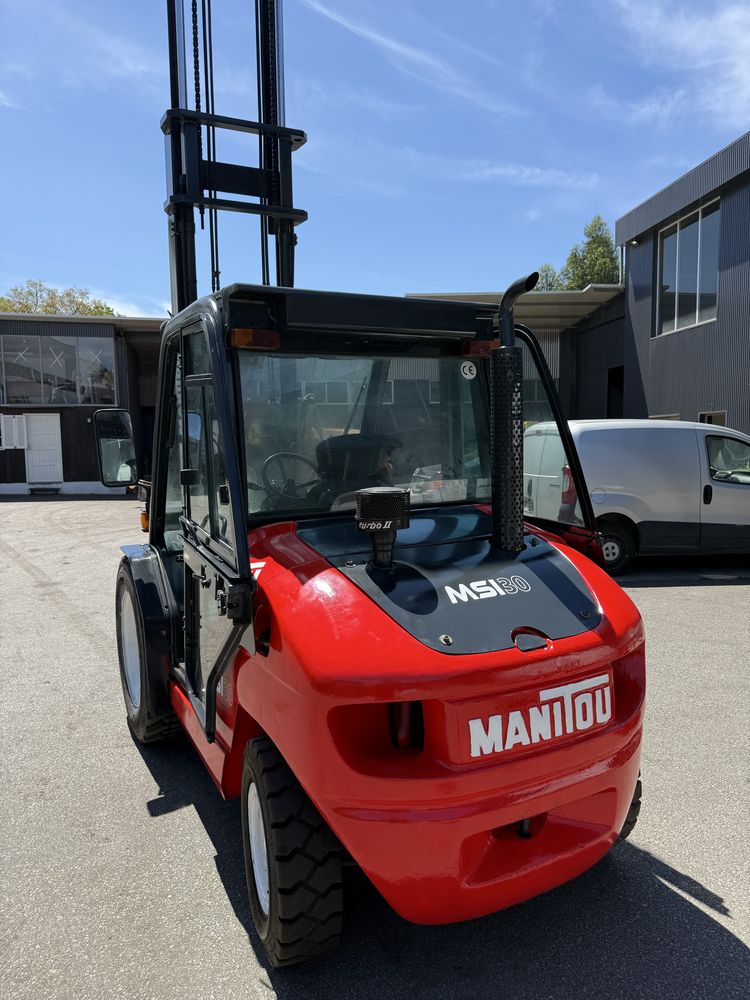 Manitou MSI 30 de 3000 kgrs cabinado