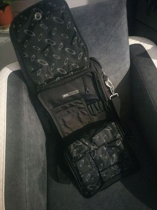 Torba Oakley na laptopa