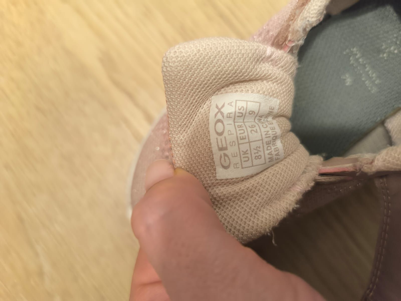Używane buty dziecięce GEOX, w idealnym stanie