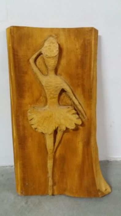 Baletnica rzeźba z drewna