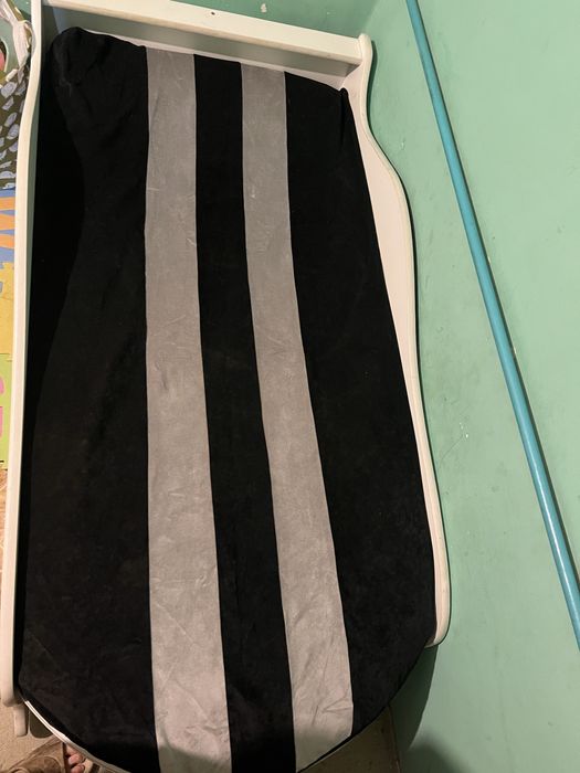 Ліжко-машинка для хлопчика