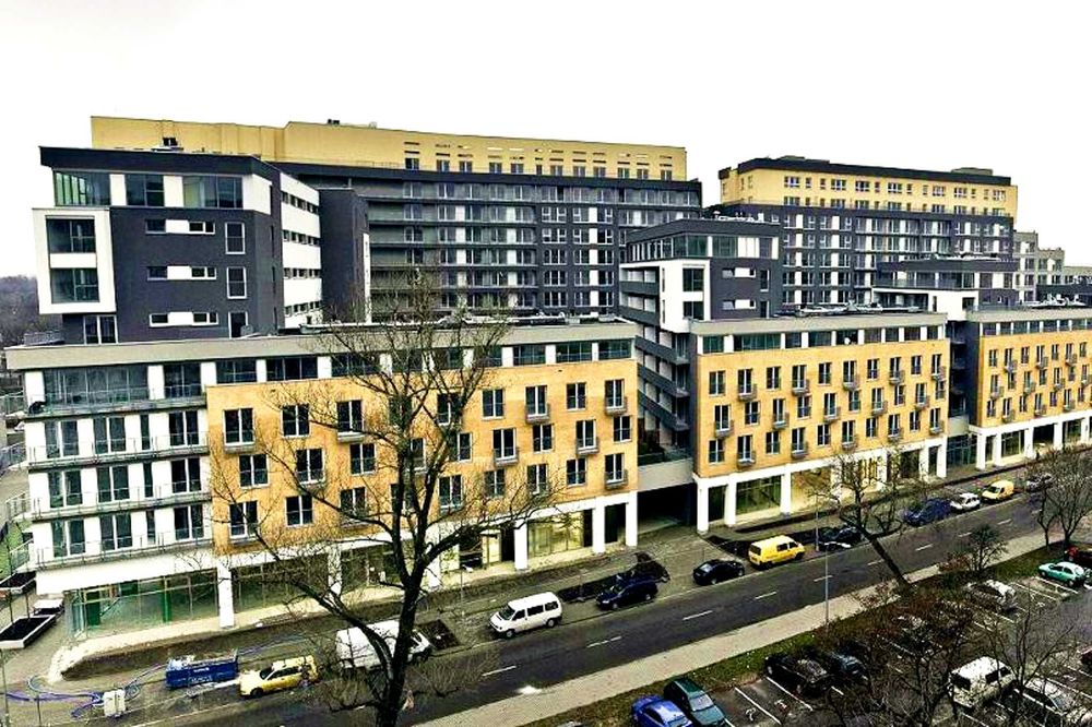 Wynajmę Przestronny Pokój z Balkonem-Blisko centrum, Metro pod Ręką