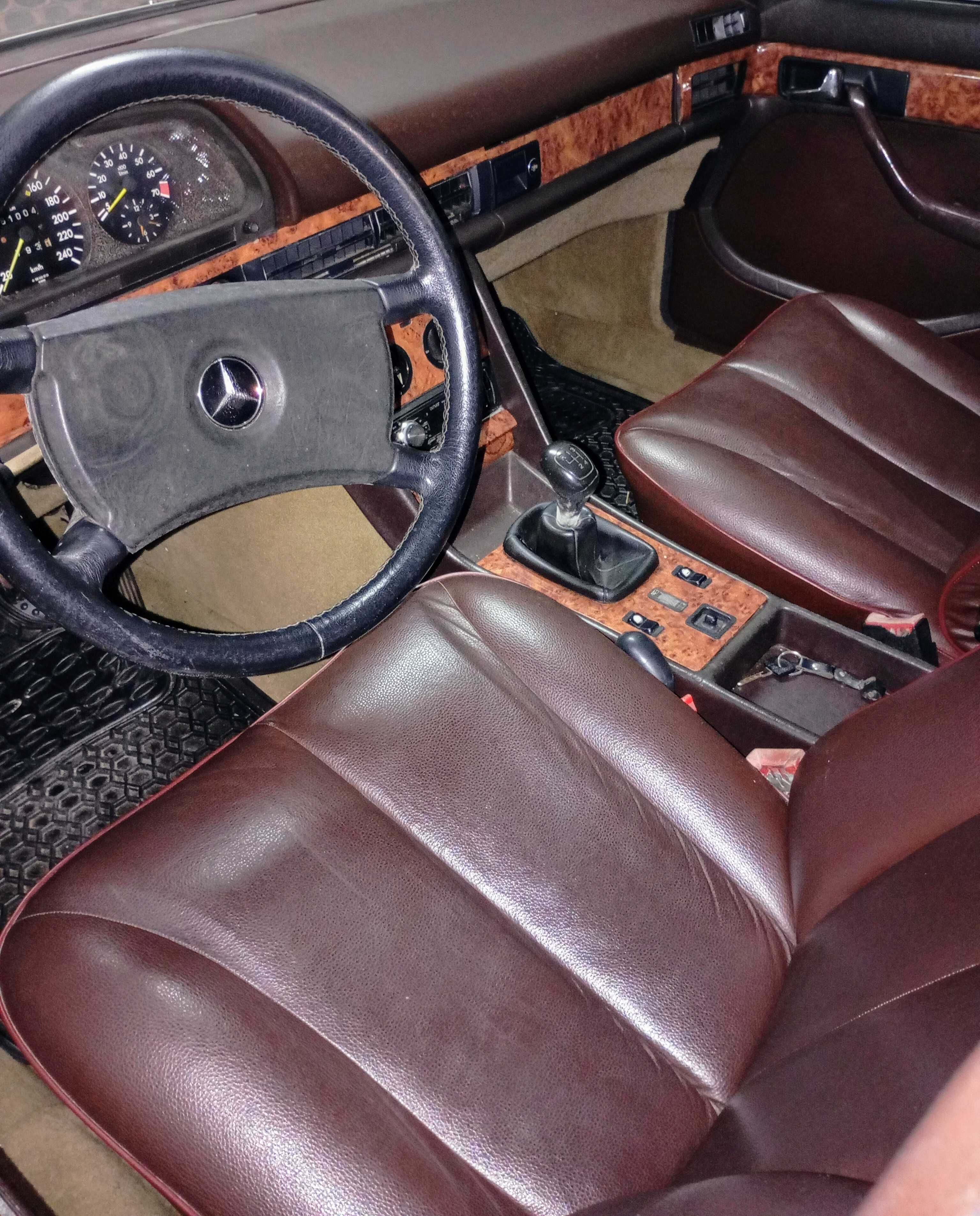 Mercedes 280 SE (clássico)