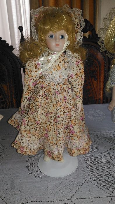 Bonecas de porcelana